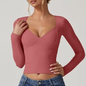 Fitted Stretchy Dusty Rose Long Sleeve V-Neck Cropped Top